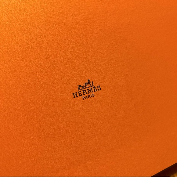Hermes Gift Box - Picture 2 of 10